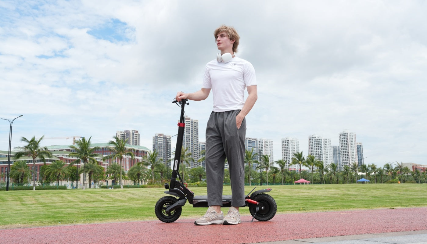 Summer Commuting on Two Wheels: Your Electric Scooter Survival Guide